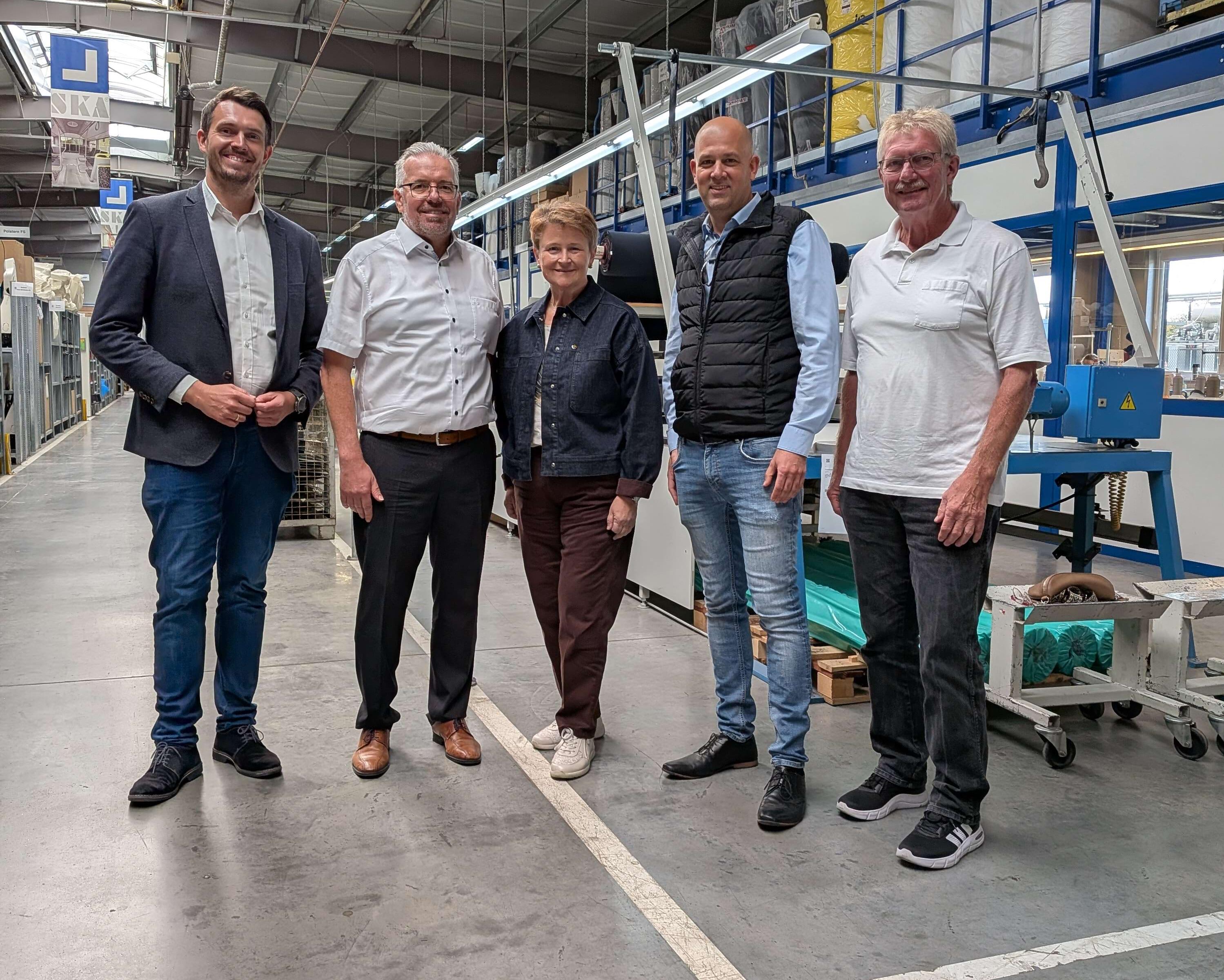 Hidden Champion from Wörth am Rhein: District Administrator Martin Brandl and Representatives from Politics and Business Visit SKA Sitze